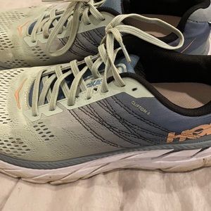 Brand new.  Only worn a few times tried to run in them but I order . Too big